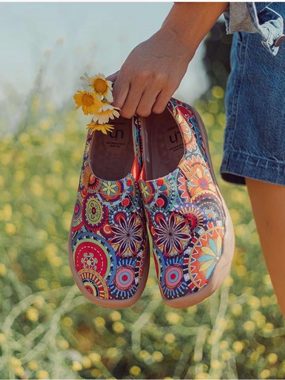 UIN Multicolor Floral Blossom Toledo Slip-On Shoes Lightweight Colorful